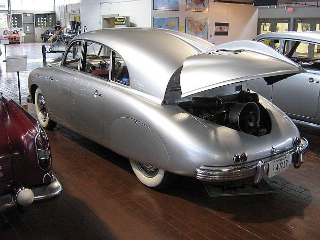 Tatra 600.
