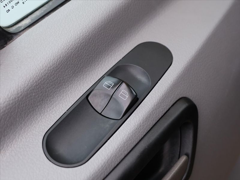 Mercedes-Benz Sprinter 2,1 210 CDI 70kW CZ - fotka 14 z 32