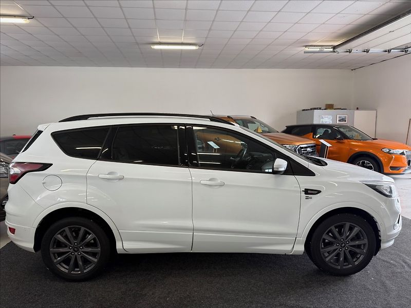 Ford Kuga 2,0 TDCi 132kW ST-line AT AWD - fotka 4 z 31
