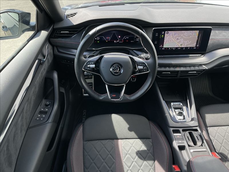 Škoda Octavia 2,0 TDI 4x4 DSG Combi RS TAŽNÉ - fotka 7 z 22