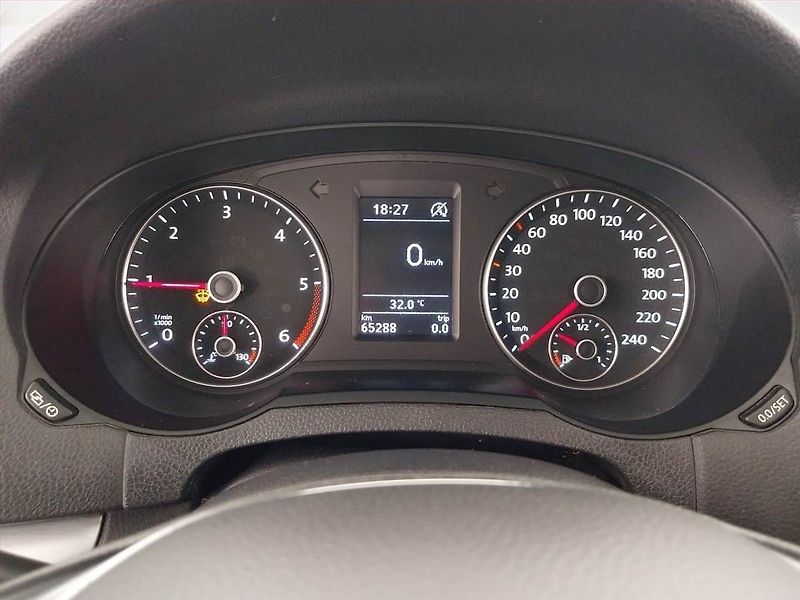 Volkswagen Sharan (2017) 2.0 TDI BMT - fotka 11 z 19