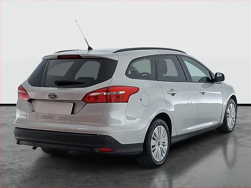 Ford Focus (2017) 1.6 i, ČR,1.maj - fotka 5 z 17