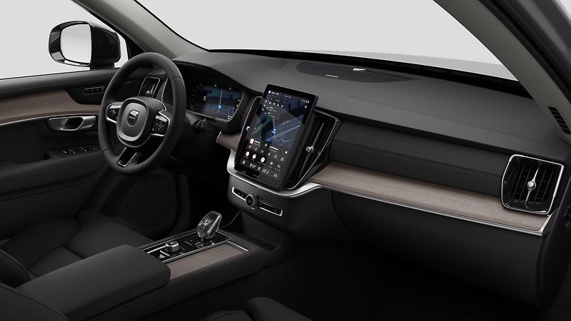 Volvo XC90 (2026) T8 AWD RECHARGE DARK PLUS 7m - fotka 3 z 11