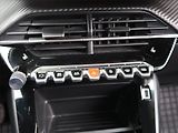 Peugeot 2008 (2023) 1.2 PureTech, Automat - náhled 12
