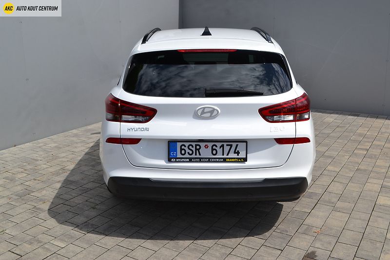 Hyundai i30 WG 1,5I MT SMART FAMILY NAVI - fotka 7 z 43
