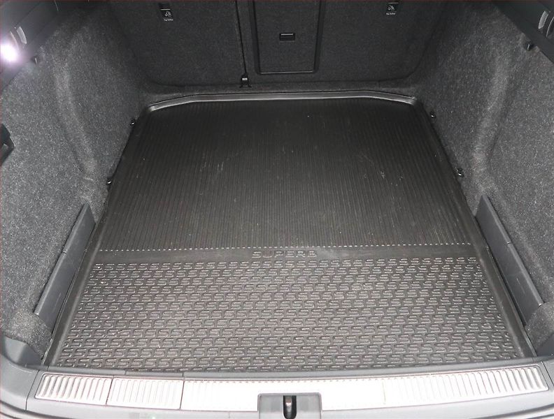 Škoda Superb (2020) 1.6 TDI, Automat, Navi - fotka 14 z 19
