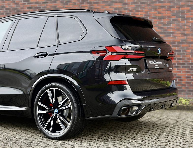 BMW X5 (2025) 50e xDrive M SPORT PRO - fotka 15 z 44