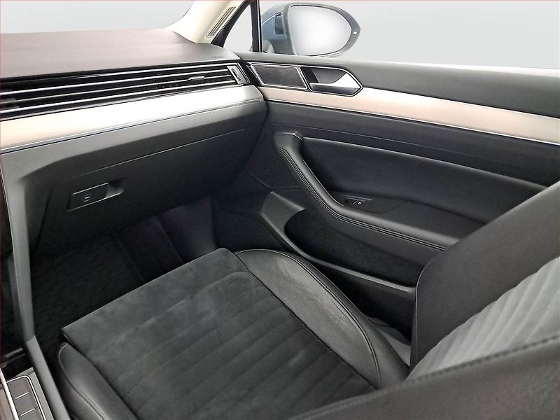 Volkswagen Passat (2018) Highline 2.0 TDI, 4X4 - fotka 8 z 26