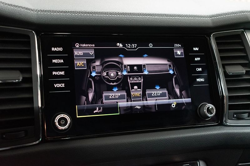 Škoda Kodiaq 2.0 TDI 110*DSG*ACC*KAMERA*DPH - fotka 28 z 38