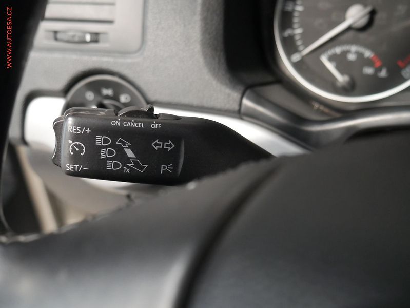 Škoda Octavia (2012) 1.6 TDI, ČR, AC, TZ, temp - fotka 14 z 17