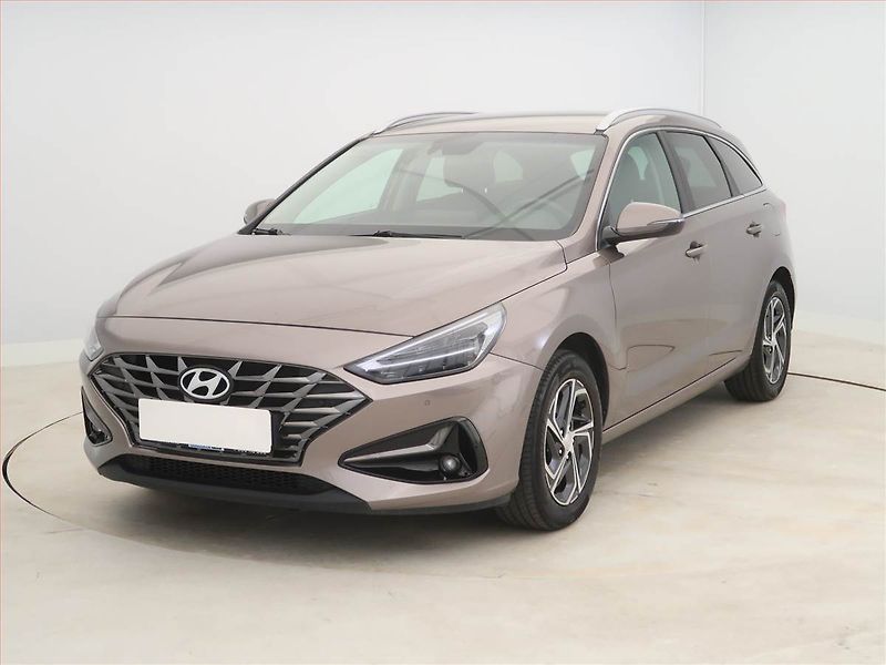 Hyundai i30 (2023) Smart 1.5 DPI, Serv.kniha - fotka 2 z 17