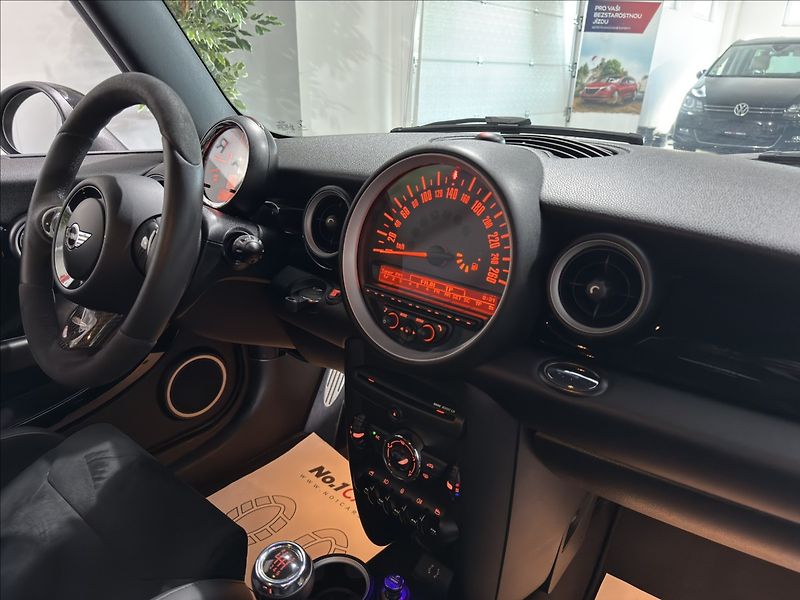 Mini Cooper 1,6   JWC RECARO SUPERSPRINT - fotka 18 z 34