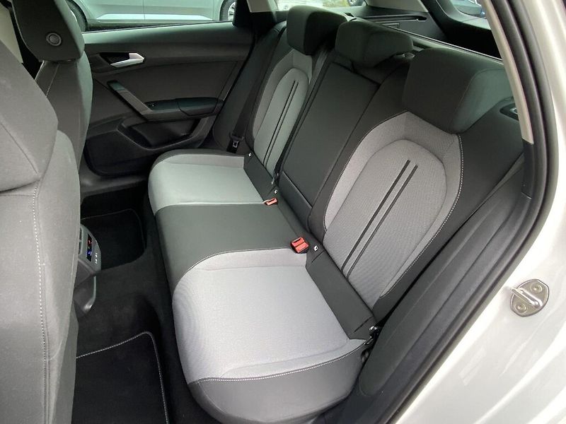 Seat Leon 1,5 e-TSI 85 kW Style DSG - fotka 23 z 27