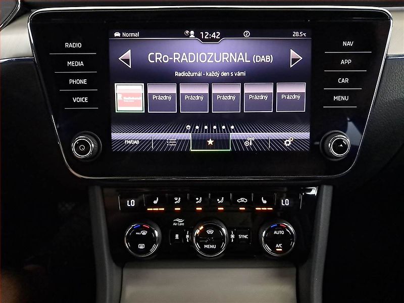 Škoda Superb (2021) Laurin&Klement 2.0 TDI - fotka 12 z 20