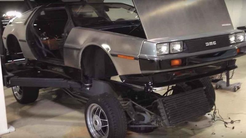 DeLorean DMC-12.