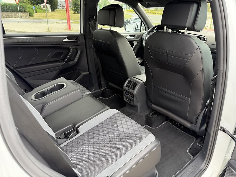 Volkswagen Tiguan Allspace R-Line 2,0 TDi/110kW 4x4 DSG  - fotka 69 z 106
