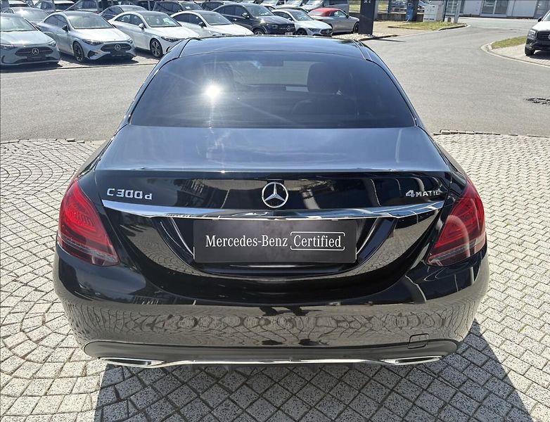 Mercedes-Benz Třídy C 2,0 C 300 d 4M ČR, 1.maj - fotka 4 z 22