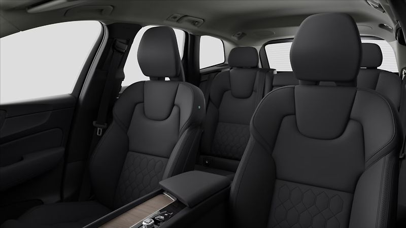 Volvo XC60 (2026) 2,0 B5  Plus Dark - fotka 10 z 10