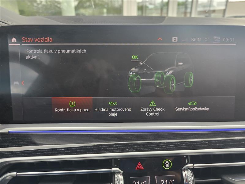 BMW X7 4,4 i 7MÍST TOP KOMPLET VÝBAVA - fotka 28 z 37