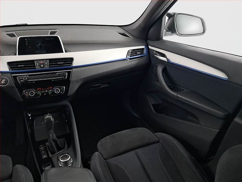 BMW X1 (2017) xDrive18d, Automat, Serv.kniha - fotka 8 z 19