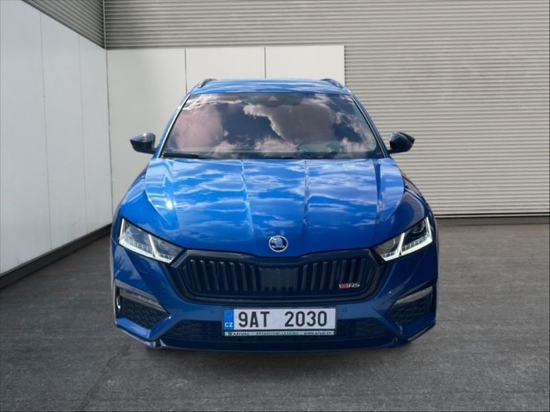Škoda Octavia 2,0 TSI 180 RS - fotka 2 z 11
