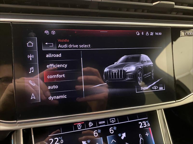 Audi Q7 3,0 TDI 210kW 7Míst S-Line - fotka 18 z 32