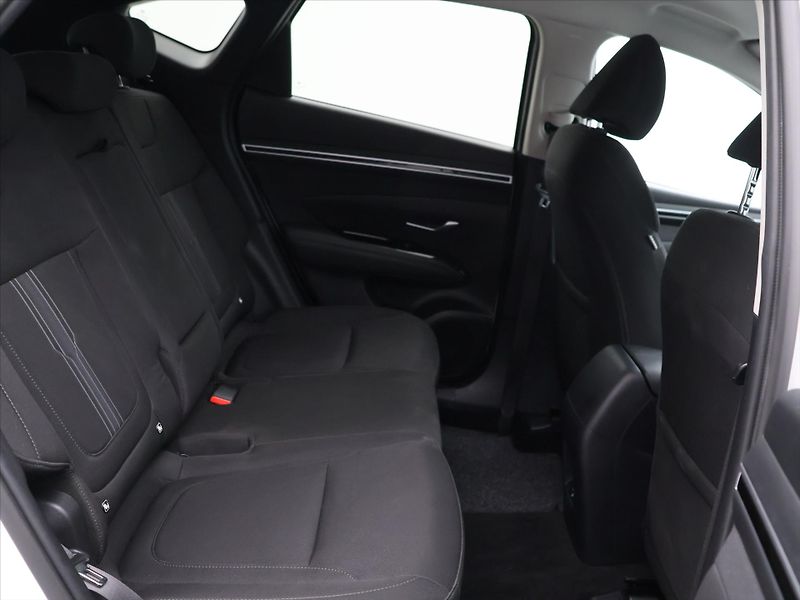 Hyundai Tucson 1,6 T-GDI MHEV 132kW 4x4 CZ DP - fotka 12 z 27