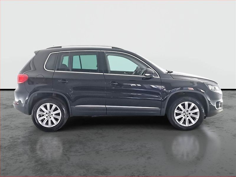 Volkswagen Tiguan (2011) Exclusive 2.0 TDI, 4X4 - fotka 6 z 23