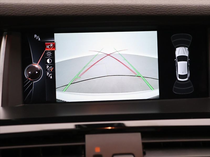 BMW X4 3,0 35xD 230kW CZ M-paket DPH - fotka 26 z 36