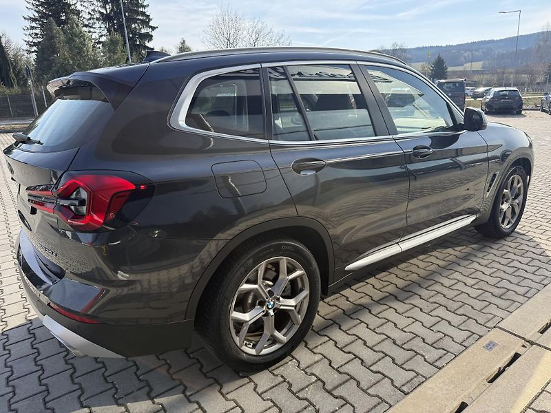 BMW X3 (2022) 30XD 210kW LASER PANORAMA CZ!! - fotka 10 z 43