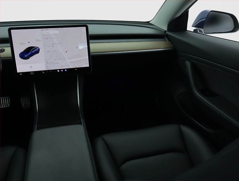 Tesla Model 3 (2019) Long Range RWD 78kWh, SoH 81% - fotka 8 z 22