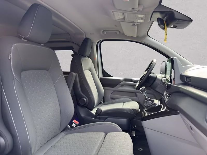 Ford Tourneo Custom Nugget Titanium 320 L1 Manual - fotka 10 z 17