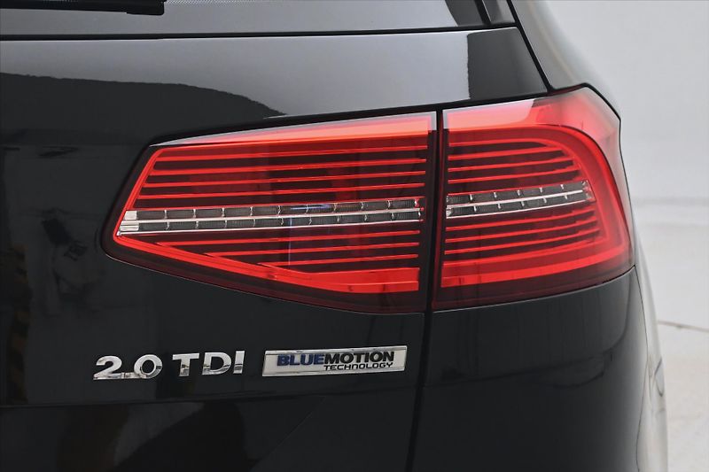 Volkswagen Passat 2,0 TDI 110 kW Highline Záruka - fotka 29 z 30