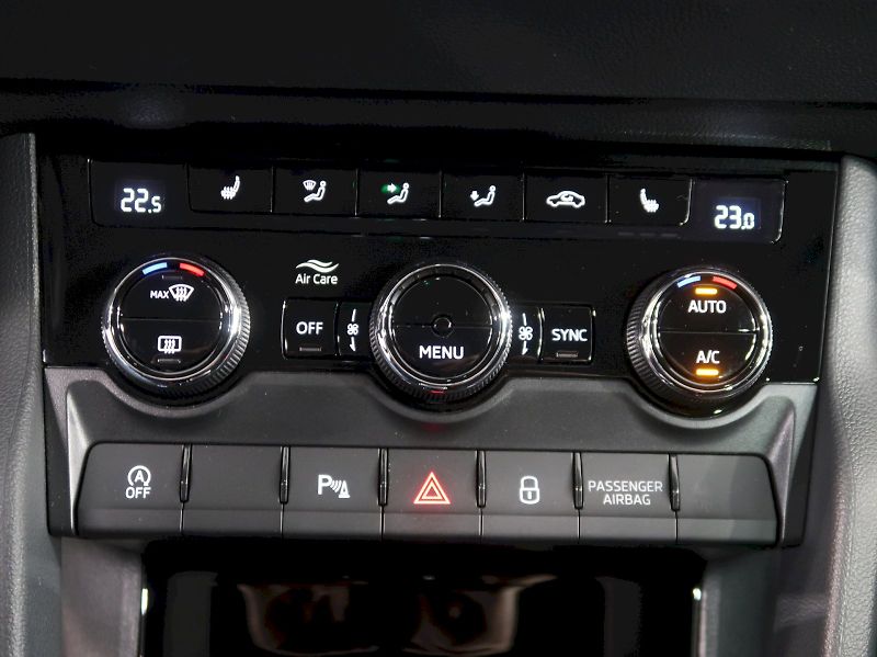 Škoda Karoq (2023) STYLE 1.5TSI 110KW DSG NAVI - fotka 32 z 41