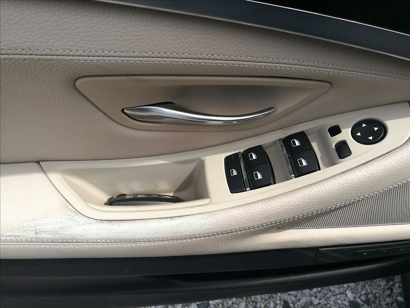BMW Řada 5 3,0 d M paket - fotka 16 z 26