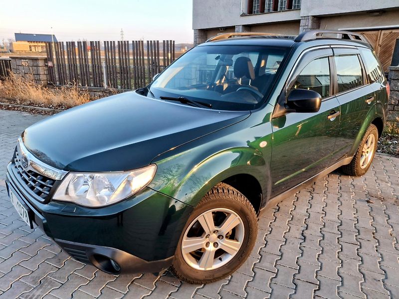Subaru Forester 2.0 110 kw 4x4 Rezervace - fotka 8 z 38