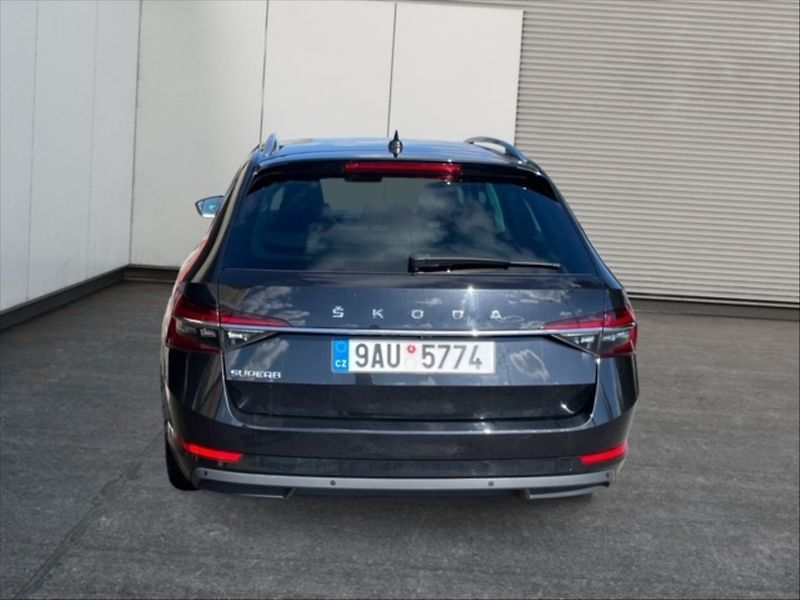 Škoda Superb 2,0 TDI 110 Style AT - fotka 5 z 11