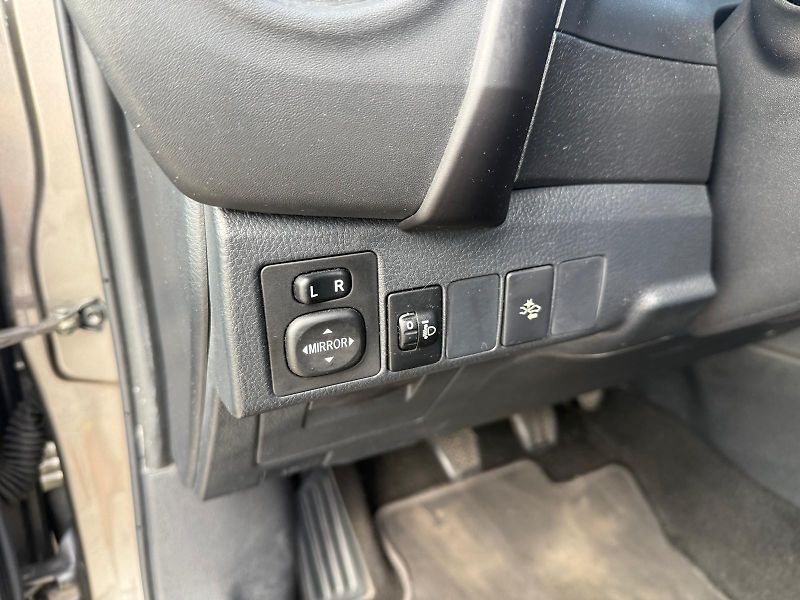 Toyota Corolla 1.6 VVT-i Active LED TREND+ - fotka 13 z 28