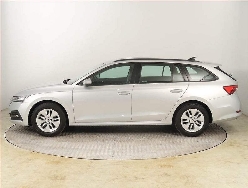 Škoda Octavia (2023) Ambition 2.0 TDI - fotka 3 z 18