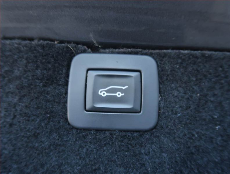 Opel Insignia (2010) 2.0 CDTI, Tažné, jezdí dobře - fotka 19 z 20