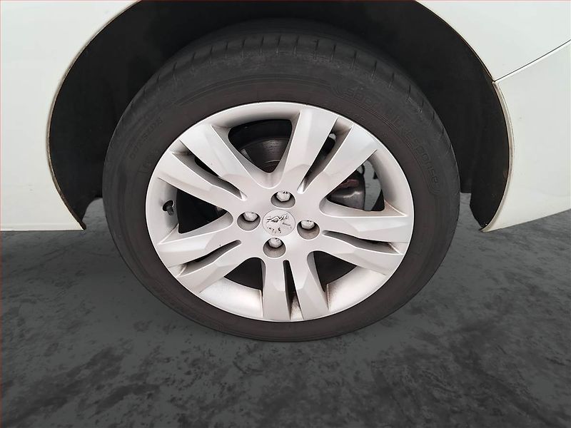 Peugeot 5008 (2011) 2.0 HDI, Tempomat - fotka 14 z 15