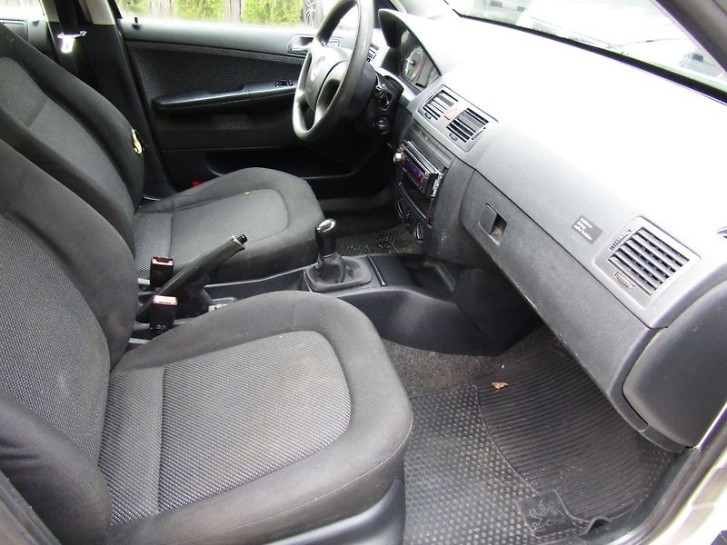 Škoda Fabia (2004) 1.4 TDI 55kW - fotka 26 z 36