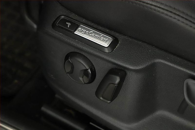 Volkswagen Passat (2018) Highline 2.0 TDI, 4X4 - fotka 11 z 20