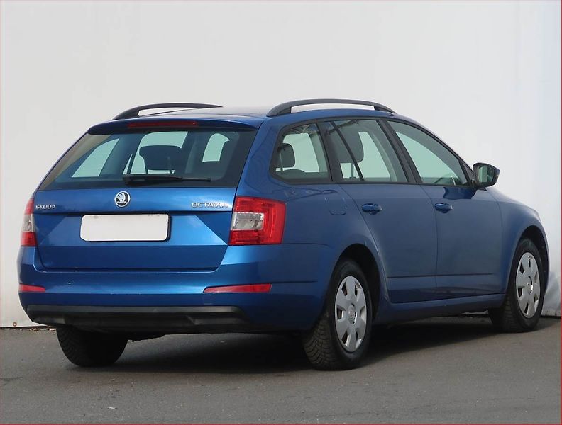 Škoda Octavia (2014) Ambition 1.6 TDI, Tempomat - fotka 5 z 16