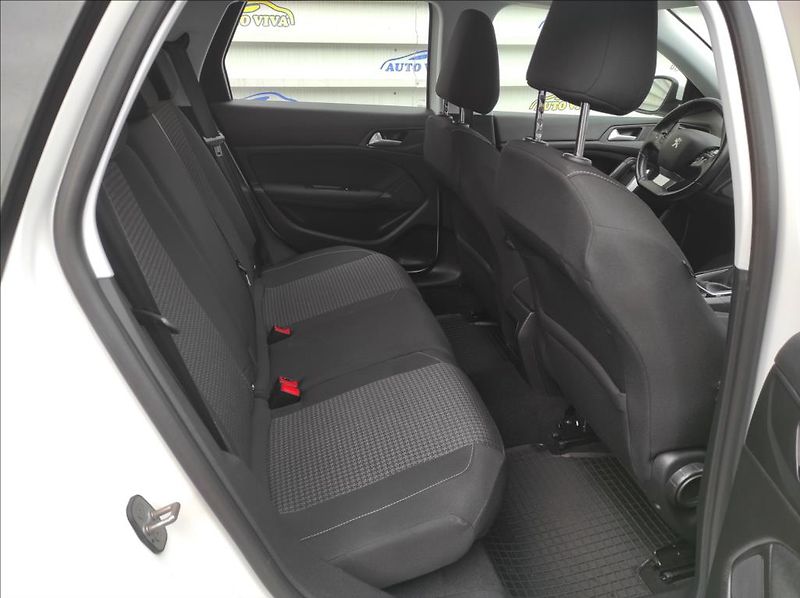 Peugeot 308 1,5 BlueHDi ACTIVE,ČR,Tažné - fotka 13 z 37