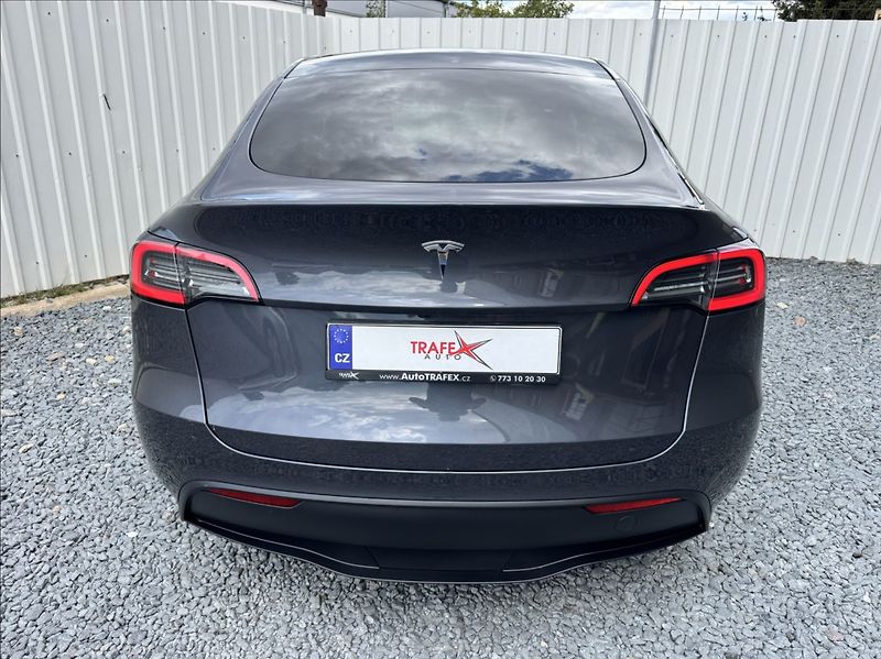 Tesla Model Y 0,0 RWD SoH 94% - fotka 12 z 50