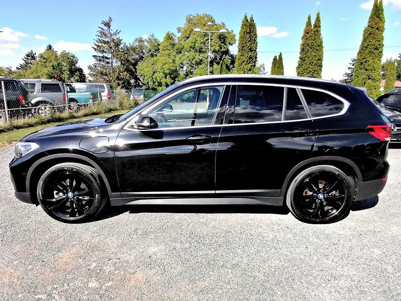 BMW X1 (2022) xDrive25e PHEV 162kW Plug in - fotka 7 z 43