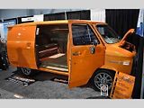 Chevrolet G 20 Shorty Van v oranžové barvě Lamborghini? Proč ne?