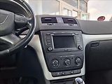 Škoda Yeti 2,0 TDI AC NAVI VÝHŘEVY - náhled 21