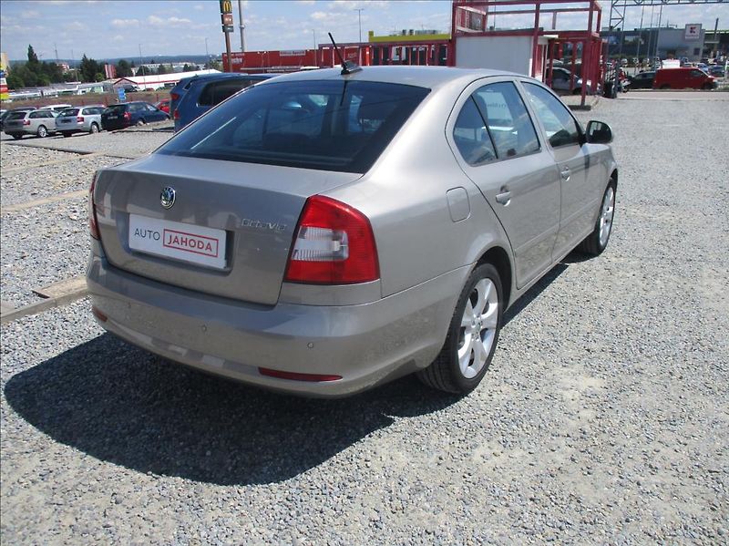 Škoda Octavia 1,4 TSI, Elegance,serv. kniha, - fotka 6 z 28